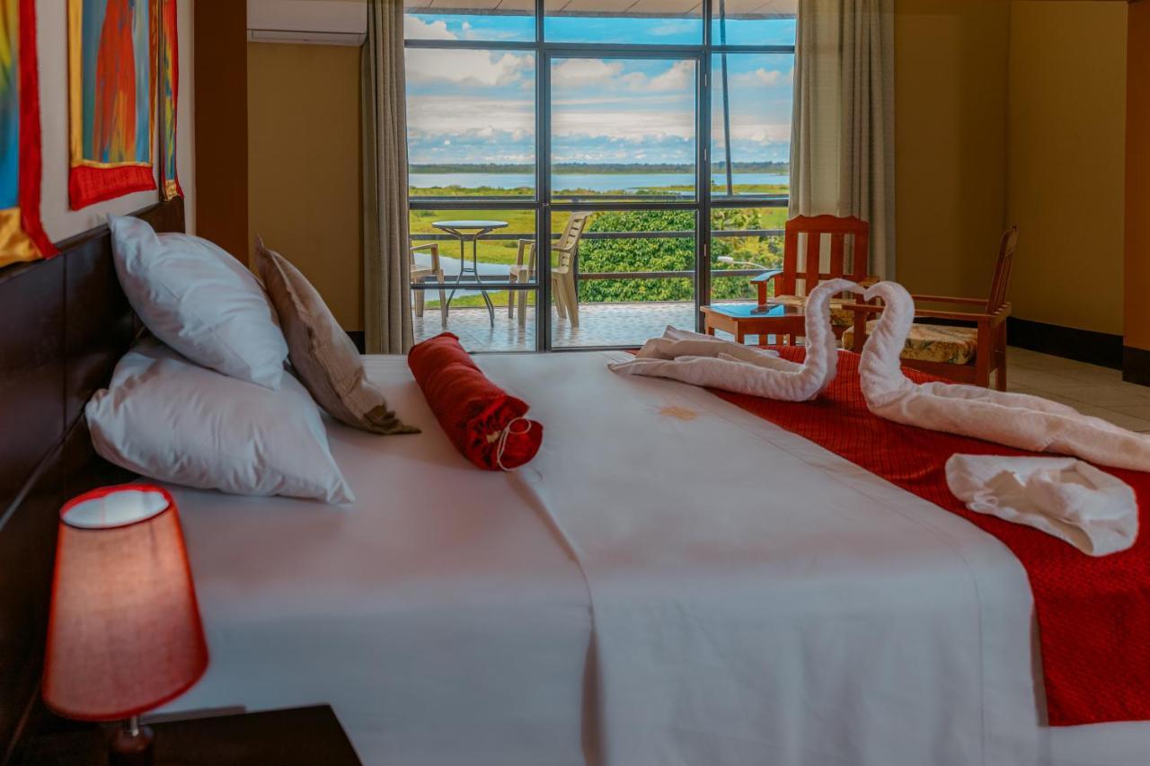El Cauchero Hotel Икитос Екстериор снимка