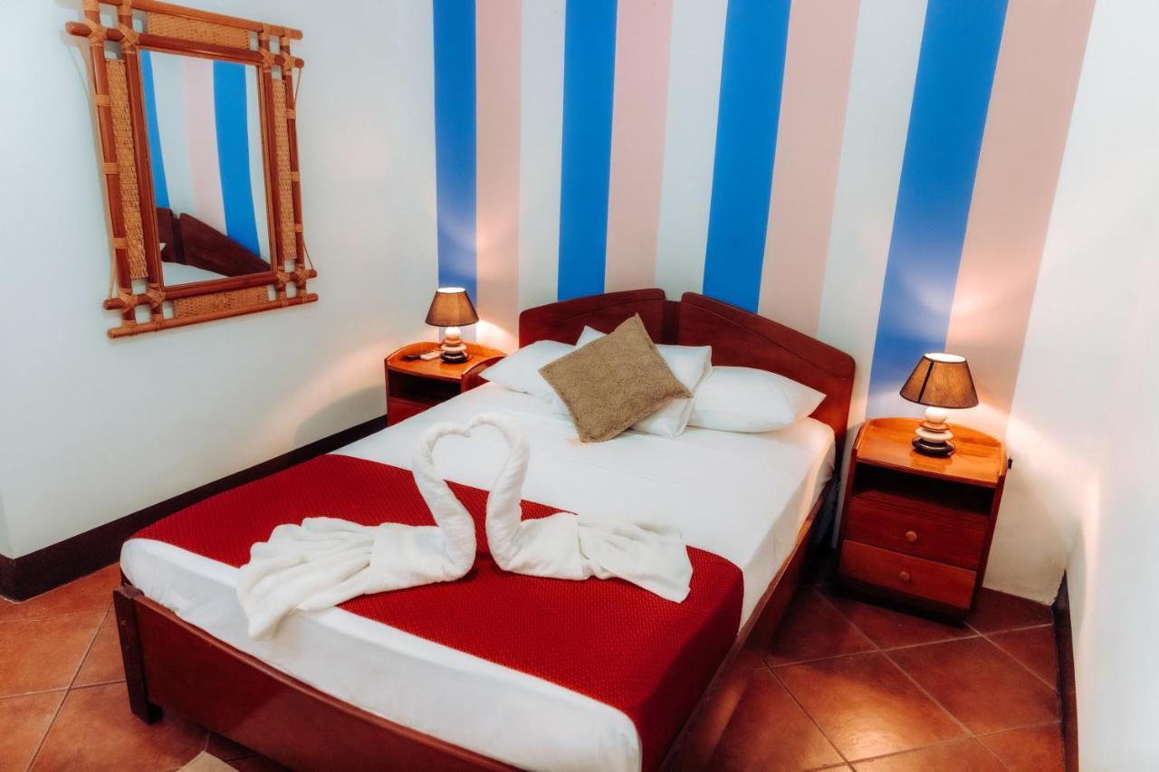El Cauchero Hotel Икитос Екстериор снимка