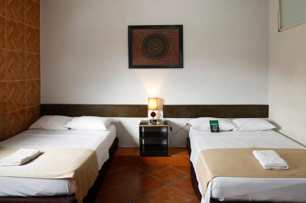 El Cauchero Hotel Икитос Екстериор снимка