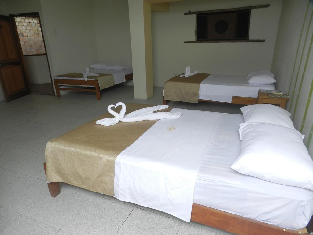 El Cauchero Hotel Икитос Екстериор снимка