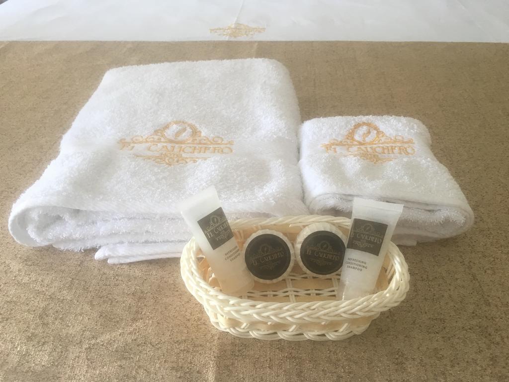 El Cauchero Hotel Икитос Екстериор снимка
