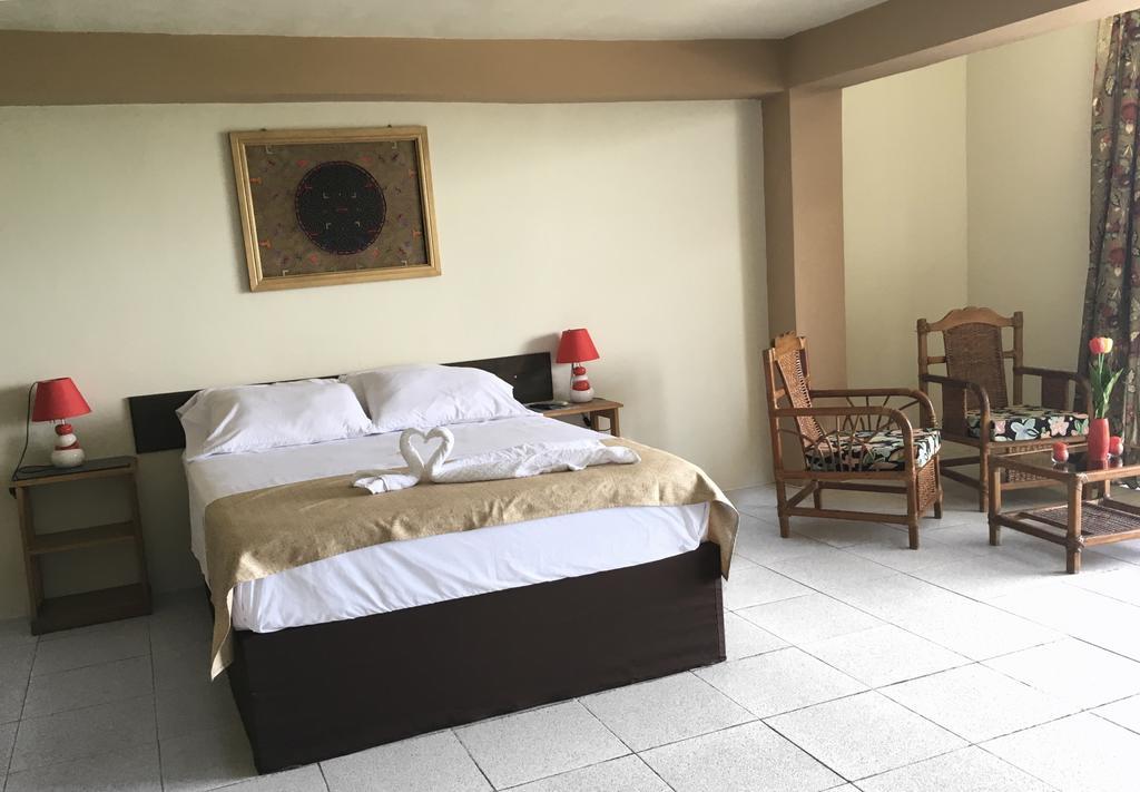 El Cauchero Hotel Икитос Екстериор снимка